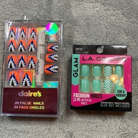 NWT Two Sets of Striped Nails - Picture 1 of 5